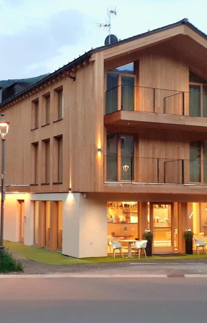 Double Room with Mountain View (1 extra-large double bed) - Free WiFi – Livi Family Hotel