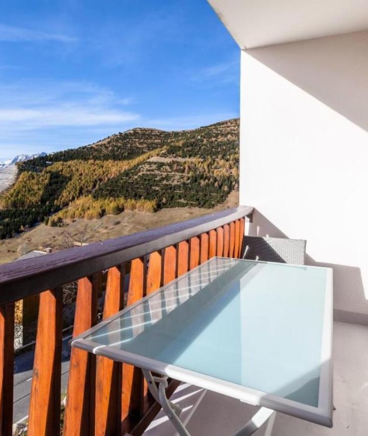 Appartement (Bedroom#1: 2 bunk beds, Bedroom#2: 1 double bed) – Appartement 6 Pers. a 30m Des Remontees - Maeva Home - Appartement Vue Montagne 3 Pieces 6 Personnes - Selection Mae-8716