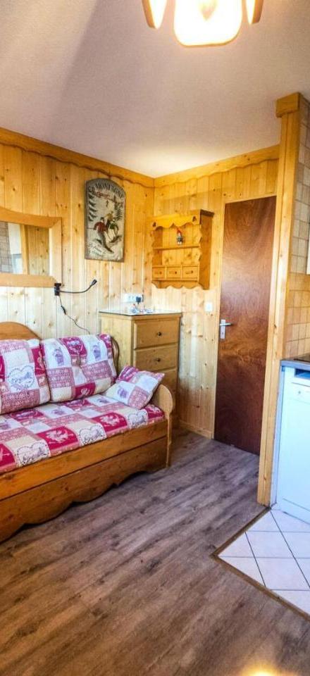 Studio – Residence Combes - Appartement 2 Personnes Aux Pieds Des Pistes Aux Menuires Avec Vue Panoramiqe Mae-4084