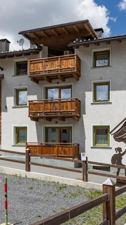 Snow Mountain Planet Suite House – Livigno