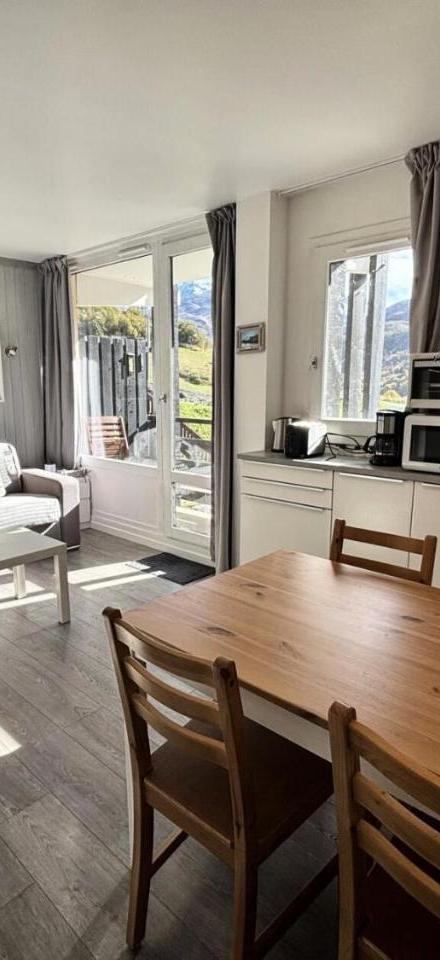 Studio – Residence Villaret - Studio Cabine Avec Cuisine Equipee Et Vue Sur Les Pistes Pour 4 Personnes Mae-4194