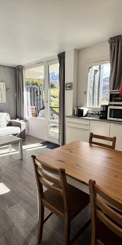 Residence Villaret - Studio Cabine Avec Cuisine Equipee Et Vue Sur Les Pistes Pour 4 Personnes Mae-4194 – Les Menuires