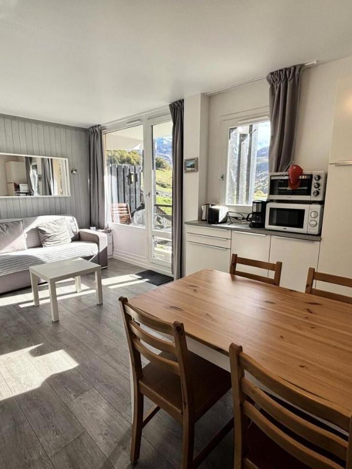 Studio – Residence Villaret - Studio Cabine Avec Cuisine Equipee Et Vue Sur Les Pistes Pour 4 Personnes Mae-4194