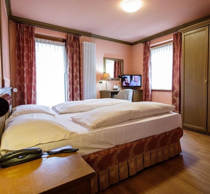 Comfort Double or Twin Room, 1 Double or 2 Twin Beds (2 Twin Beds or 1 Double Bed) – Compagnoni