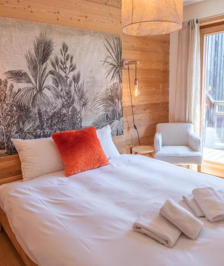Two-Bedroom Apartment with Mountain View - Free WiFi – Chez Annie- 2 Chambres Avec Garage Sous Terrain