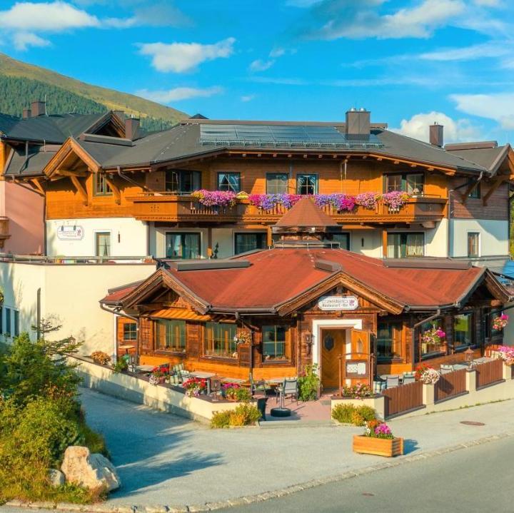 Suite with Balcony and Mountain View (1 double bed) - Free WiFi – Biohotel Castello Konigsleiten