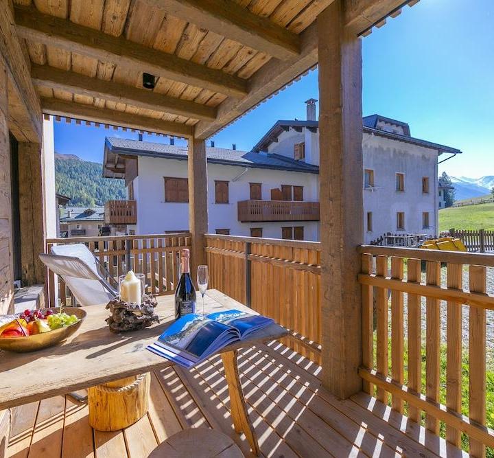 Family Apartment, 2 Bedrooms, 2 Bathrooms (Lucia) (1 Double Bed and 3 Twin Beds) – Giulia