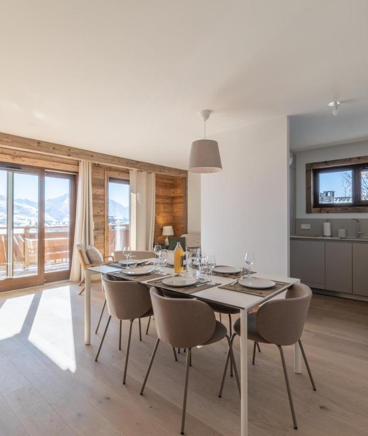 Three-Bedroom Premium Apartment with Balcony (1 bunk bed) - Free WiFi – Chez Josephine, a la Belle Aurore, En Plein Centre Vue Fabuleuse