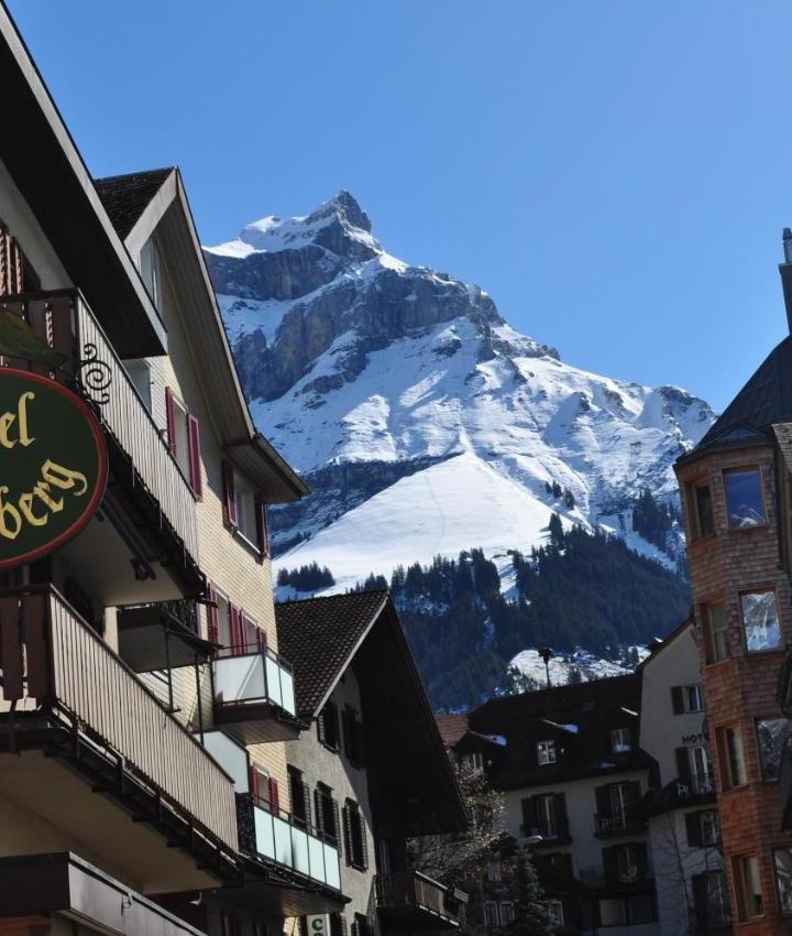 Comfort Double Room (1 large bed) - Free WiFi – Hotel Engelberg "Mein Trail Hotel"