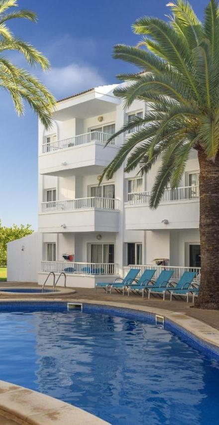 Palm Garden Apartments – billede 1