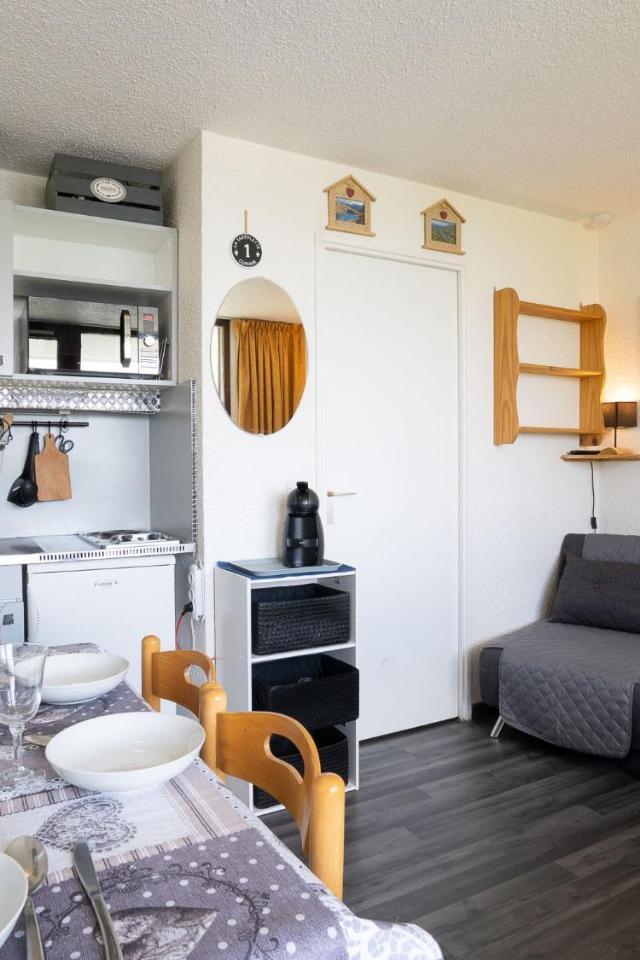 Studio Median 422 by Interhome
