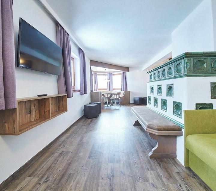 Classic House, Mountain View (7 Queen Beds and 3 Twin Bunk Beds) – Chalet Fabian by We Rent