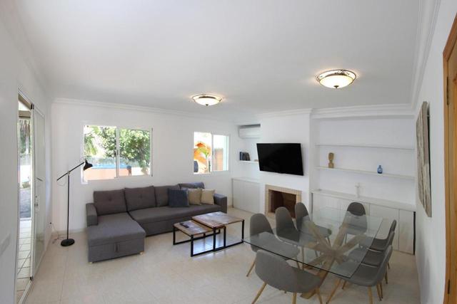Villa Beach Alcudia, Lovely House with Jacuzzi – billede 8