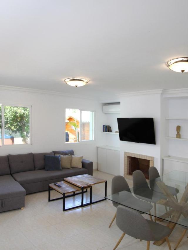 Villa Beach Alcudia, Lovely House with Jacuzzi – billede 8