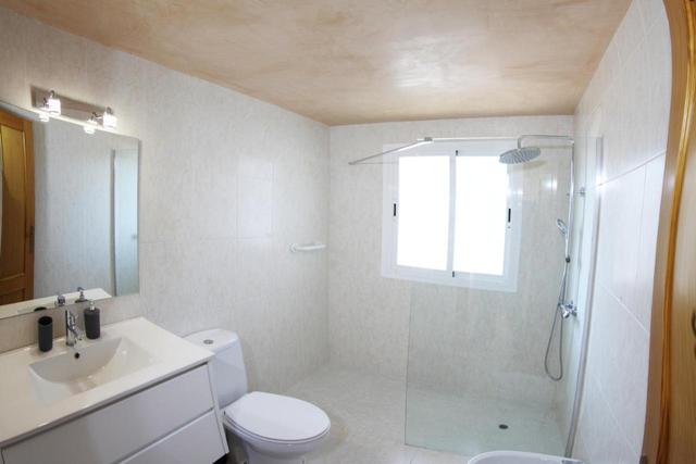 Villa Beach Alcudia, Lovely House with Jacuzzi – billede 9
