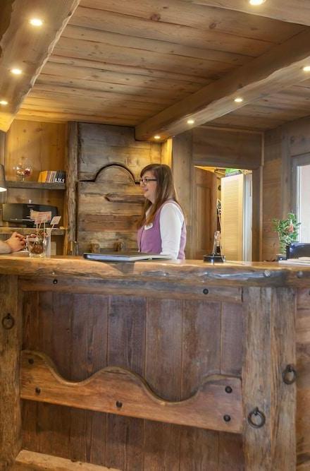 Apartment 8 people - 2 bedrooms + 1 mezzanine (1 Double Bed, 4 Twin Beds and 1 Double Sofa Bed) – Residence Les Alpages de Reberty by Pierre & Vacances