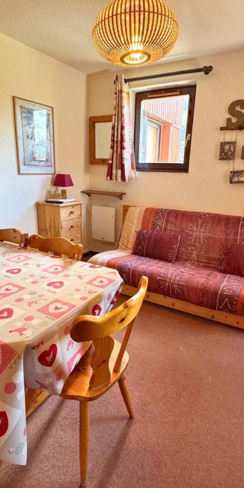 Charmant Appartement Pour 5, Ski Aux Pieds, Bien Equipe, Proche Commerces Et Piscine a Les Bruyeres - Fr-1-452-237 – Les Menuires