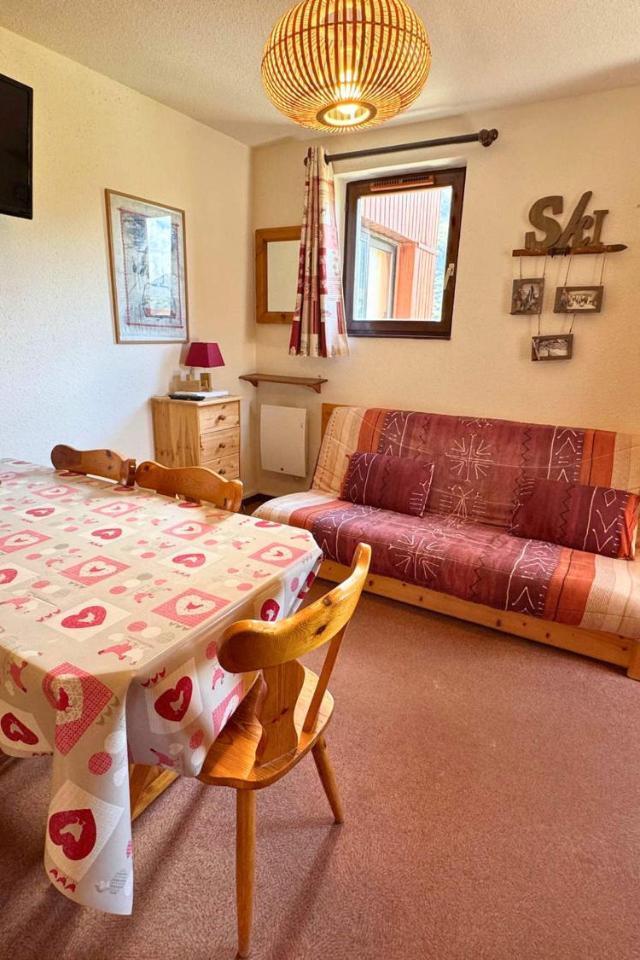 Charmant Appartement Pour 5, Ski Aux Pieds, Bien Equipe, Proche Commerces Et Piscine a Les Bruyeres - Fr-1-452-237