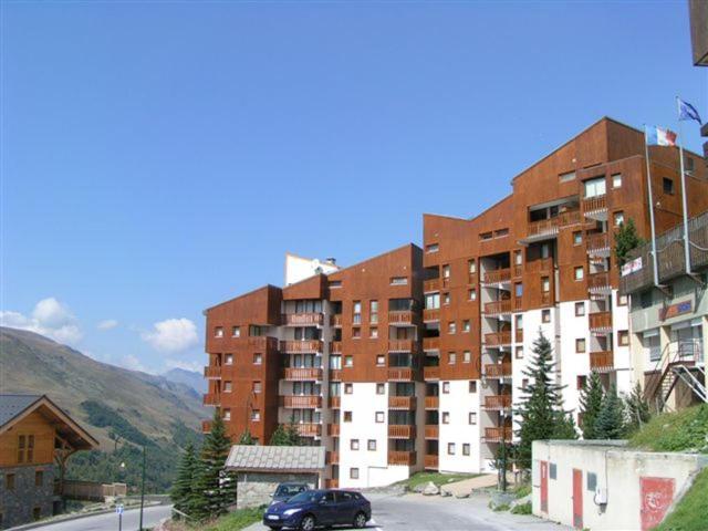 Charmant Appartement Pour 5, Ski Aux Pieds, Bien Equipe, Proche Commerces Et Piscine a Les Bruyeres - Fr-1-452-237 – bild 3