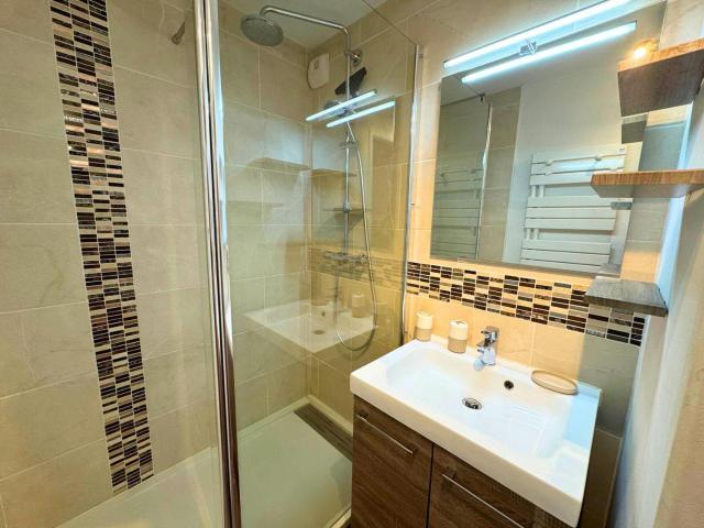 Charmant Appartement Pour 5, Ski Aux Pieds, Bien Equipe, Proche Commerces Et Piscine a Les Bruyeres - Fr-1-452-237 – bild 9
