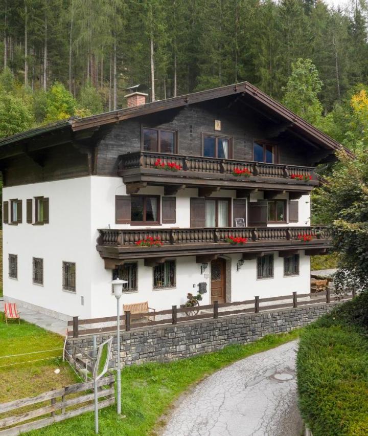 Chalet (, 1 sofa bed, Bedroom#1: 1 single bed and 1 extra-large double bed, Bedroom#2: 1 double bed, Bedroom#3: 1 single bed and 1 extra-large double bed, Bedroom#4: 1 single bed and 1 extra-large double bed, Bedroom#5: 1 extra-large double bed, Bedroom#6 – Ferienhaus Hollbacher