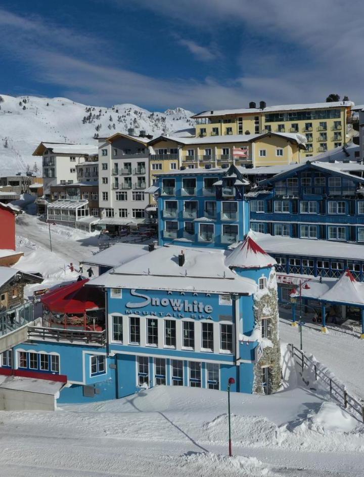 Superior Double Room (1 large bed) - Free WiFi – Sporthotel Snowwhite