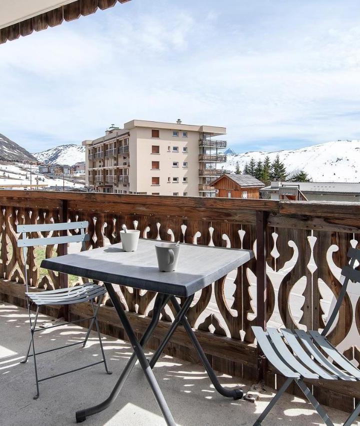 Studio with Balcony (Bedroom#1: 1 bunk bed and 1 sofa bed) - Free WiFi – Studio C - Chalet Nevada Sport