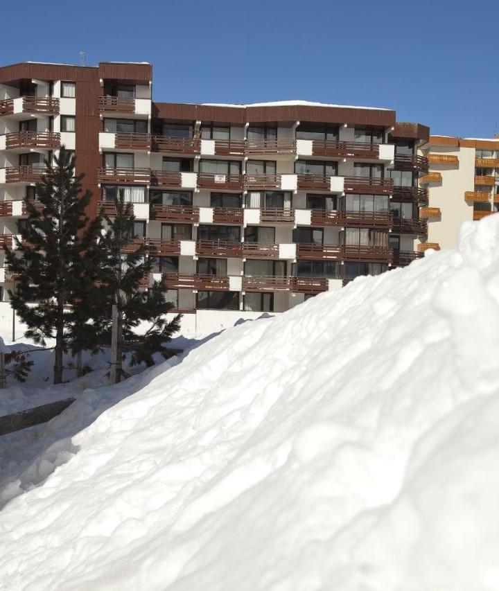 One-Bedroom Apartment (8 adults)- parking included (6 sofa beds, Bedroom#1: 1 double bed) – Abrineige Le Schuss Val Thorens