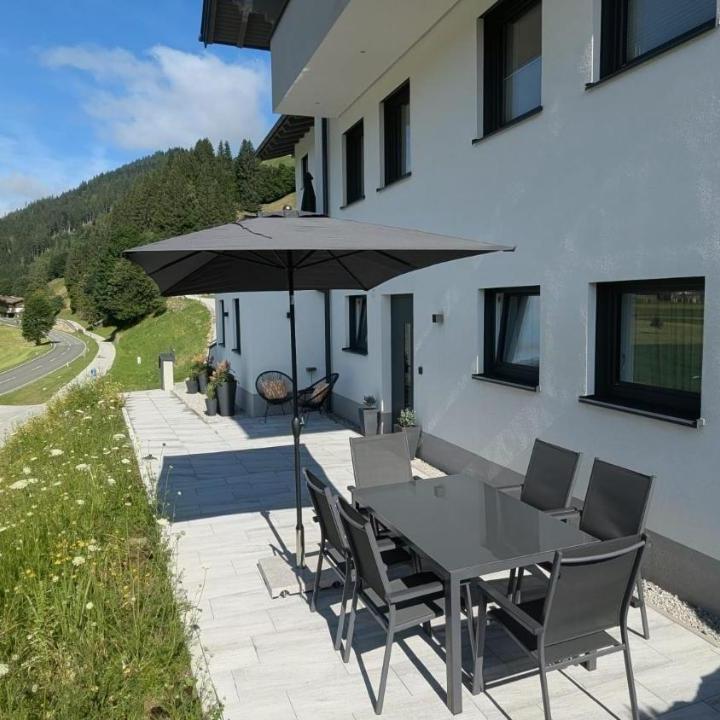 Two-Bedroom Apartment with Shower  (Bedroom#1: 1 sofa bed and 1 large bed, Bedroom#2: 1 bunk bed and 1 large bed) - Free WiFi – Appartement Sunnseitn