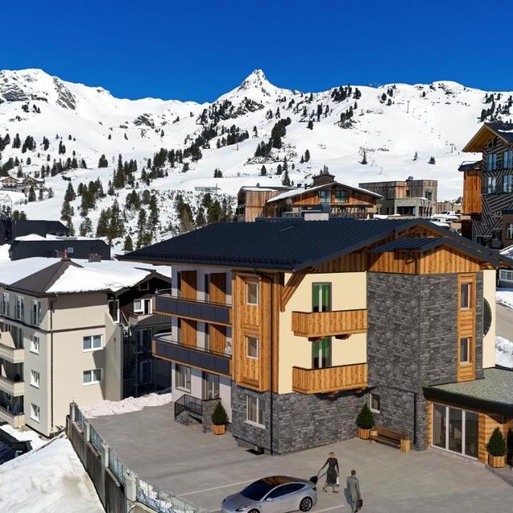 Deluxe Queen Room with Two Queen Beds (1 double bed and 1 bunk bed and 1 large bed) - Free WiFi – Haus Karntnerland