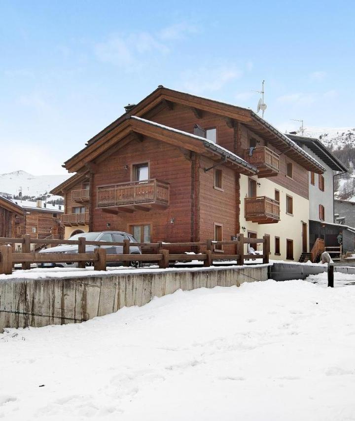 Superior Apartment with Balcony (2 single beds) - Free WiFi – Appartamento Vacanze Matteo