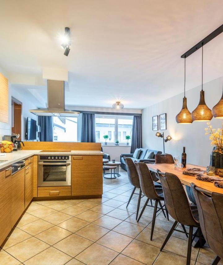 Two-Bedroom Apartment (1 large bed) - Free WiFi – Haus Obauer by Alpentravel