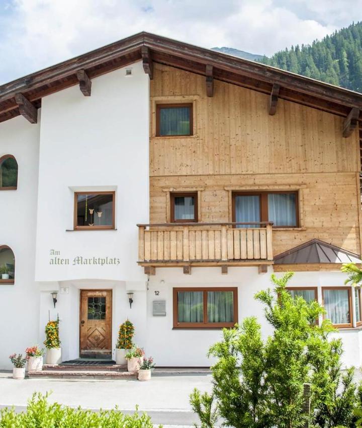 Double Room (1 extra-large double bed) - Free WiFi – Am Alten Marktplatz