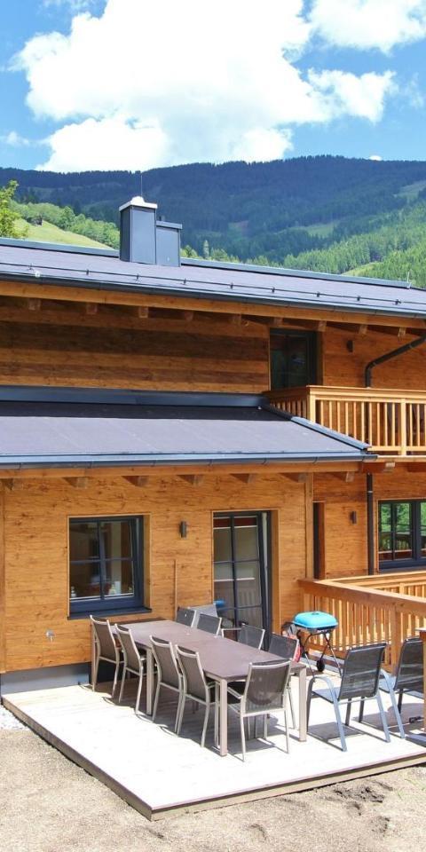Chalet in Saalbach by Ski Lift & Slopes – Saalbach