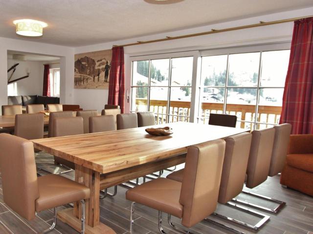 Chalet in Saalbach by Ski Lift & Slopes – billede 3