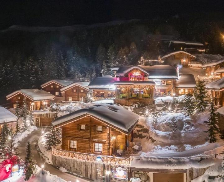 Romantic Chalet (2 Adults) - Free WiFi – Park Chalet Village