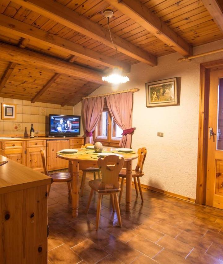 Two-Bedroom Apartment (2 single beds) - Free WiFi – Apartment Paradise