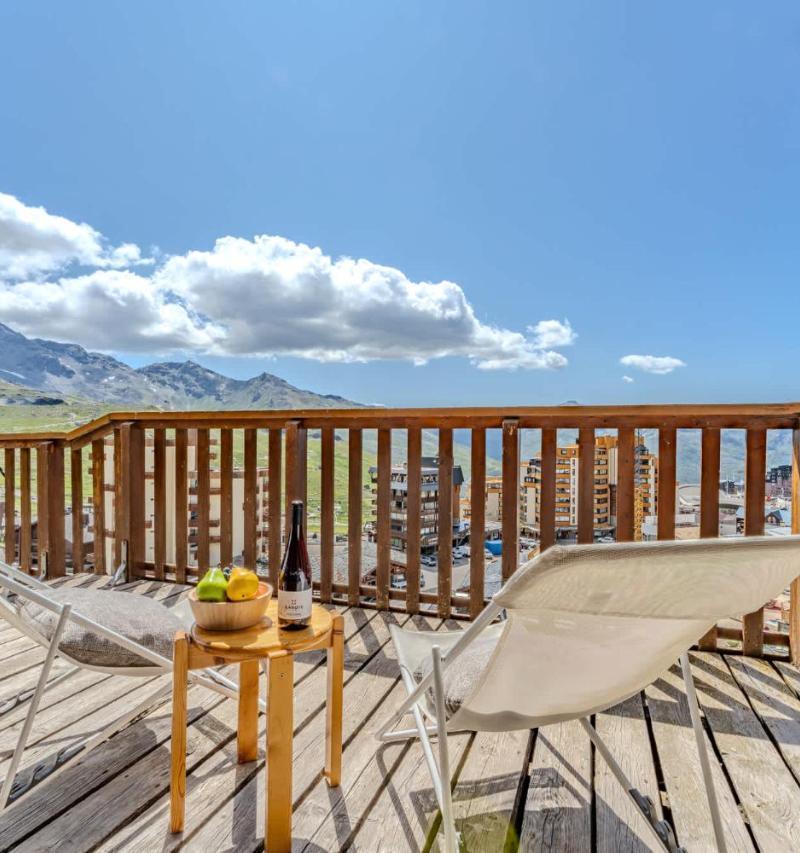 Comfort with Balcony Ski Access And Parking