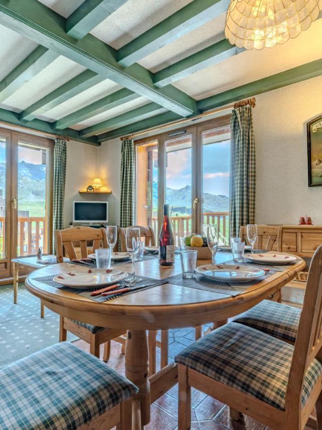 Comfort with Balcony Ski Access And Parking – bild 4