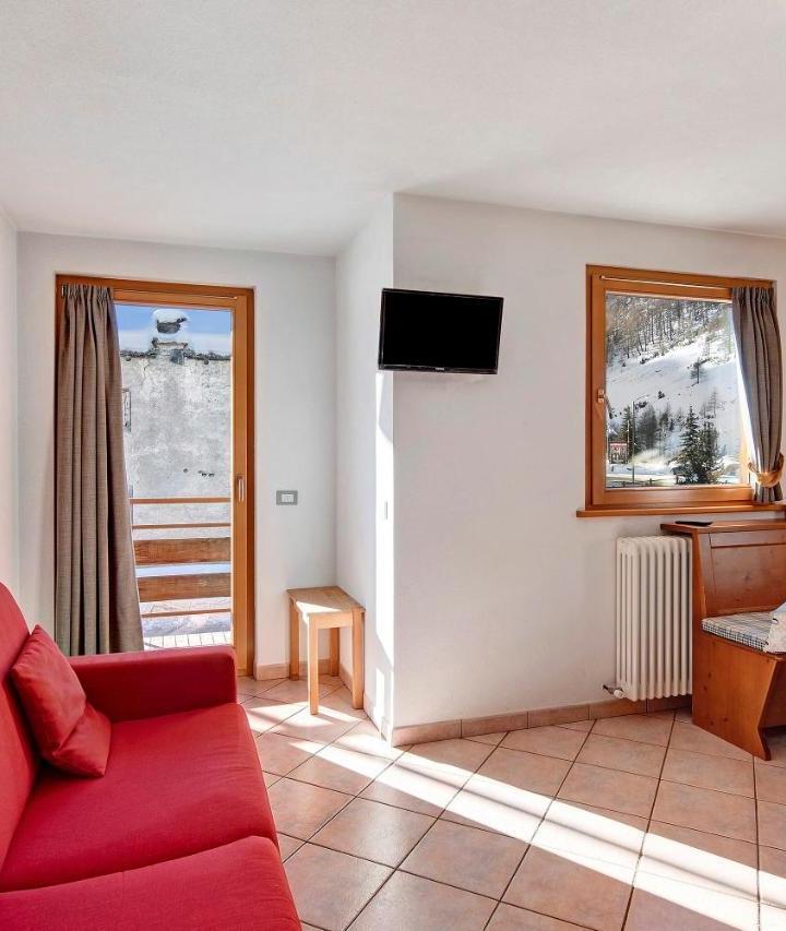Superior One-Bedroom Apartment with Balcony (1 sofa bed) - Free WiFi – Appartamento Vago