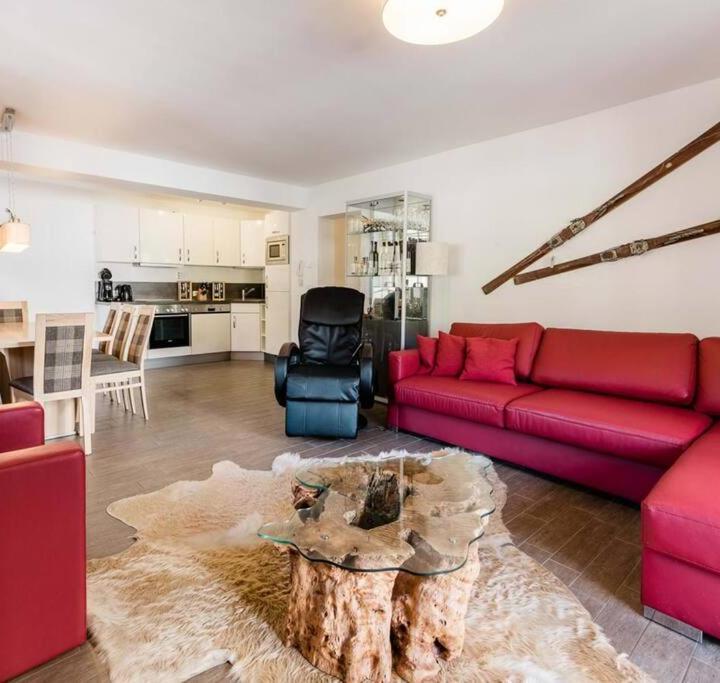 Two-Bedroom Apartment (1 sofa bed) - Free WiFi – Ski in Ski Out Saalbach Zentrum Jokercard Inkusive