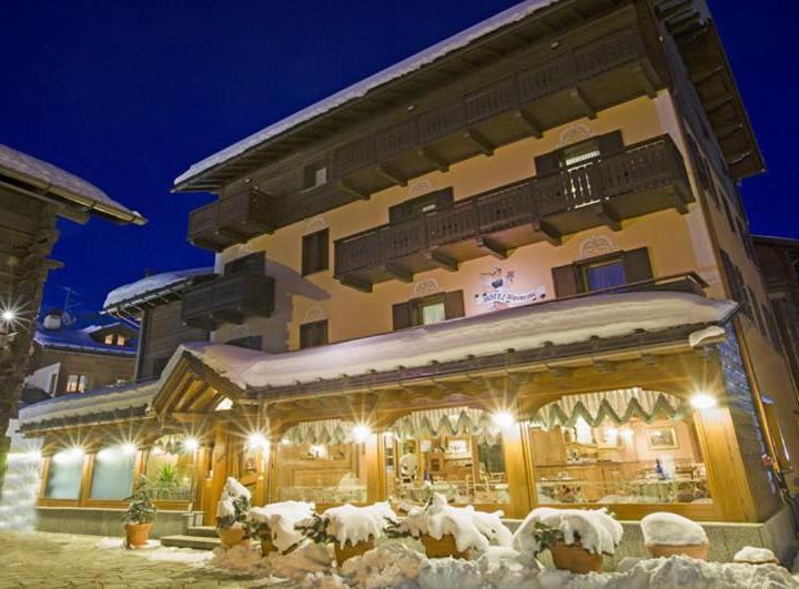Triple Room (3 single beds or 1 single bed and 1 double bed) - Free WiFi – Hotel Alpenrose