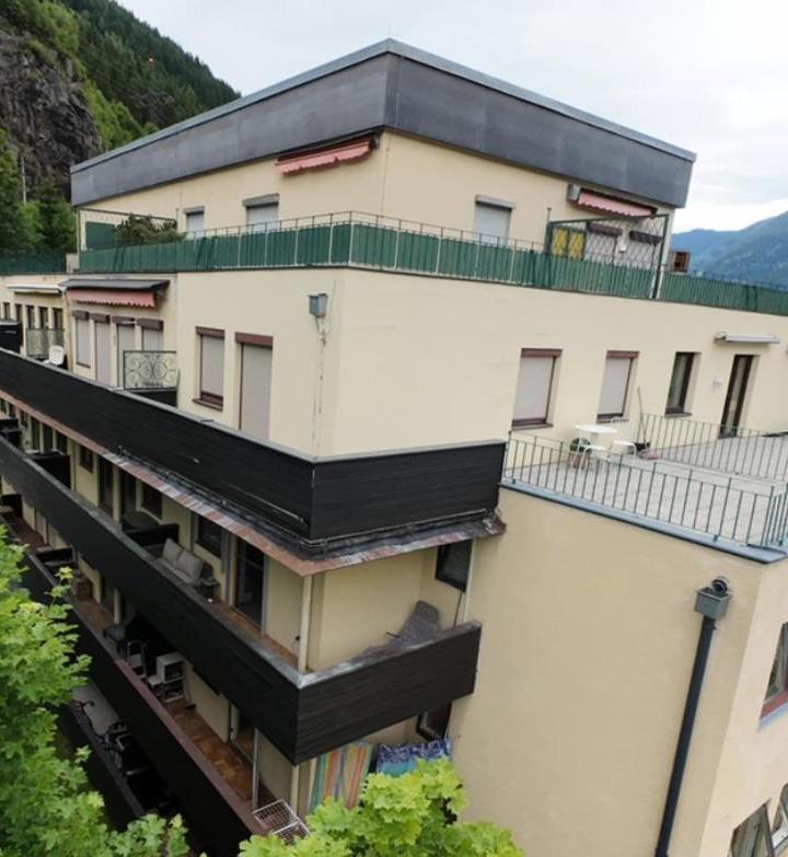 Two-Bedroom Apartment (1 large bed) - Free WiFi – Grenzberg Top 20