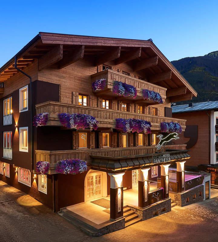 double room shower/WC/partly balcony *Double* *PantherA* – Hotel Panther’A ****