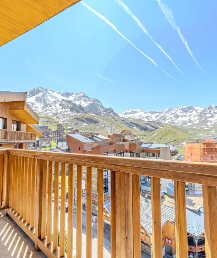 Three-Bedroom Apartment - High Floor (1 double bed) - Free WiFi – Modern 3br Duplex - Val Thorens Centre, Parking & Panoramic Views - Residence Roche Blanche