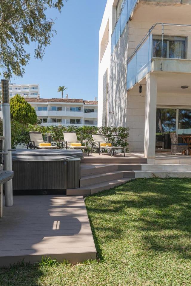 Exclusiva Villa Saturn En Primera Linea de Playa En Alcudia Con Jacuzzi – billede 5