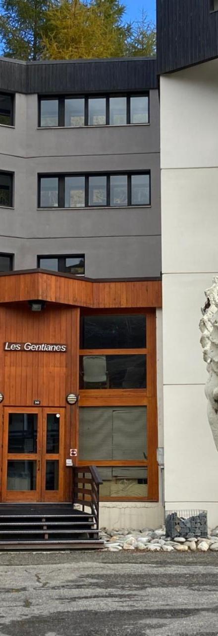 Studio Apartment (1 double bed and 2 bunk beds) - Free WiFi – Appartement Les Menuires - 4 Personnes a 20 M Des Pistes