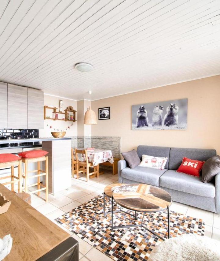 Appartement (1 sofa bed, Bedroom#1: 1 single bed and 1 bunk bed) – Appartement a L'alpe D'huez Retour Skis Aux Pieds - Maeva Home - Appartement Skis Aux Pieds Vue Montagne 2 Pieces 5 Personnes - Prestige Mae-2614