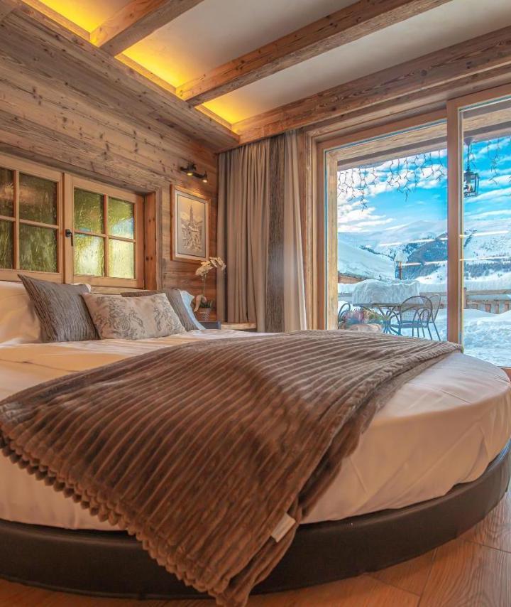 Studio with Terrace (1 extra-large double bed and 1 sofa bed) - Free WiFi – Le Chalet Suite Livigno