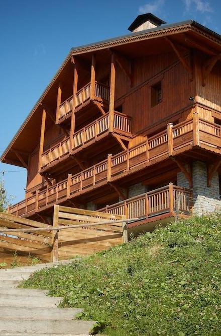Authentic Appartment, 1 bedroom (1 Queen Bed and 2 Twin Beds) – Cgh Residences & Spas Les Chalets du Soleil
